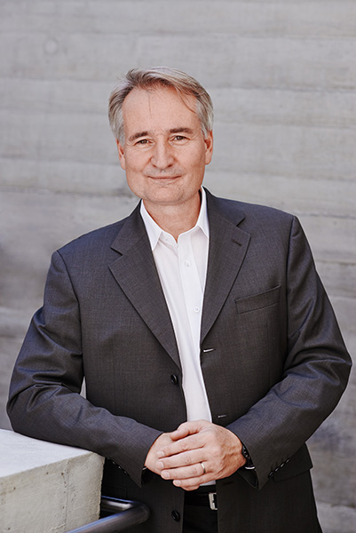 Prof. Axel Kolaschnik